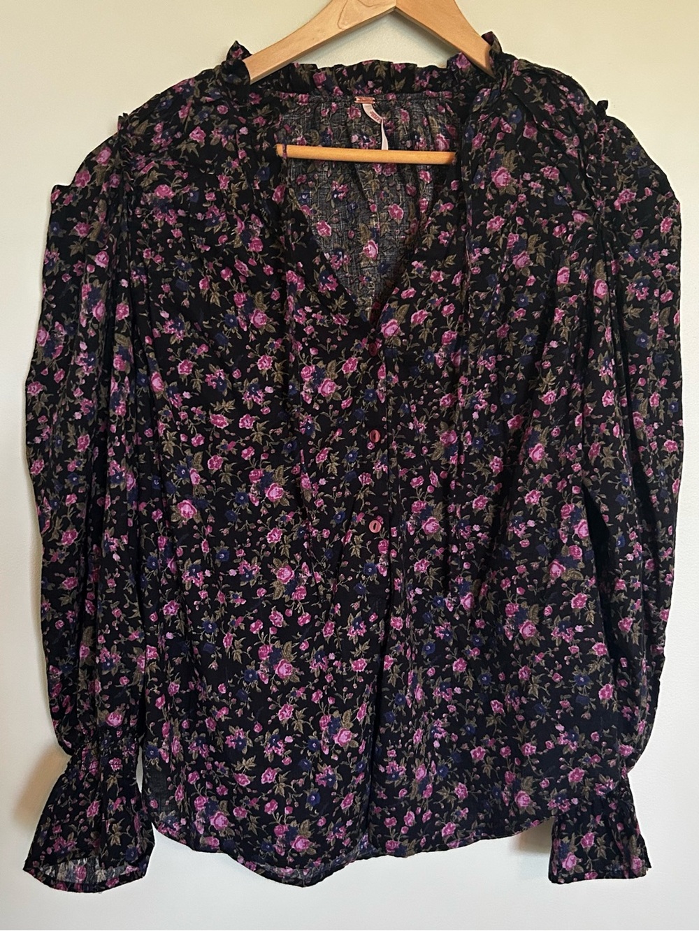 Women’s Free People Black & Pink Floral Top Blouse Size Large